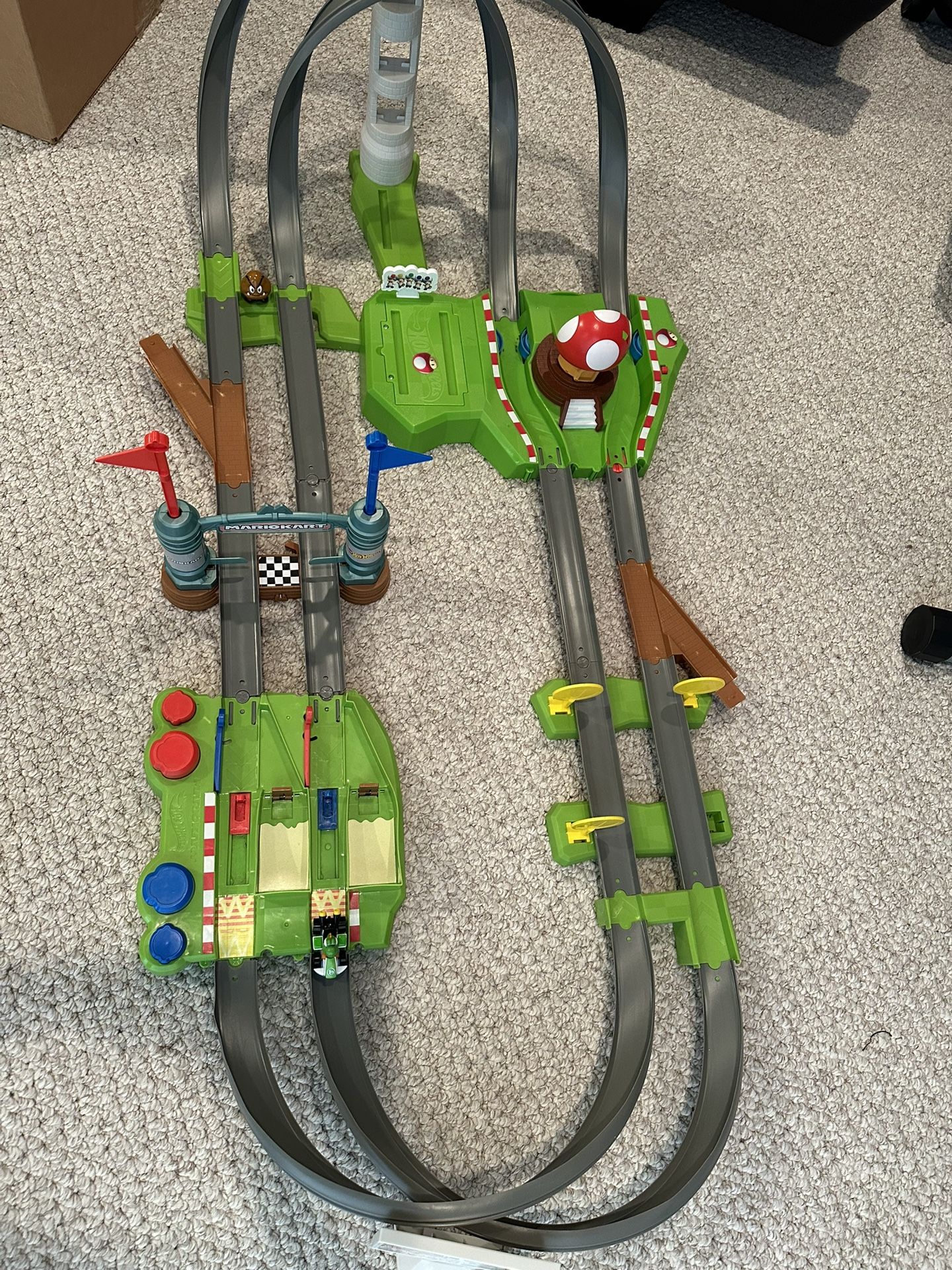 Mario Kart hotwheels Track