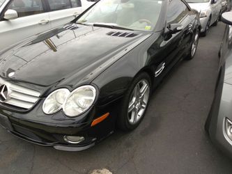 2008 SL 5 convertible Prestige Black Beauty.. Drop the top and have some fun.. Summer is here ,treat yourself,are a loved one!! Fully loaded!!