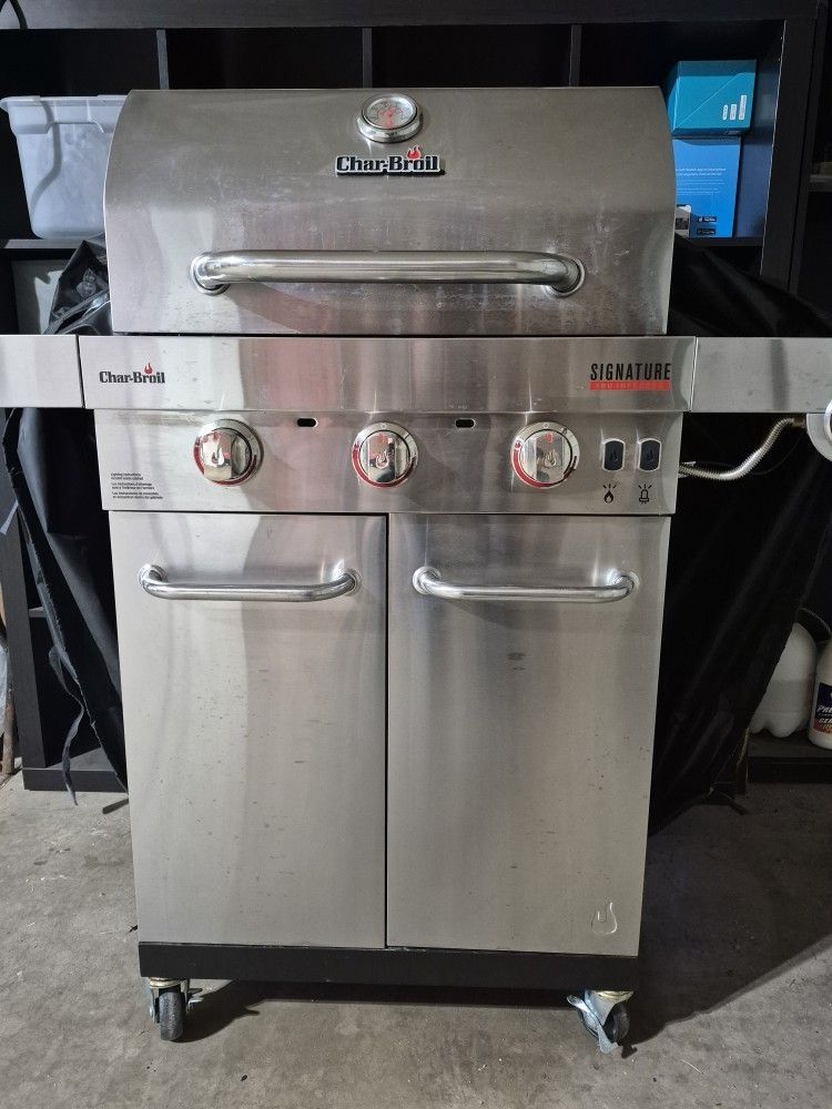 Barely Used STAINLESS Char-Broil  BBQ  GRILL WITH SIDE BURNER