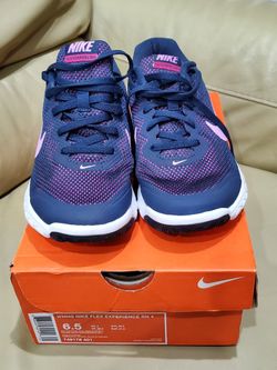 Women's Size 6.5 Nike Flex Experience RN 4