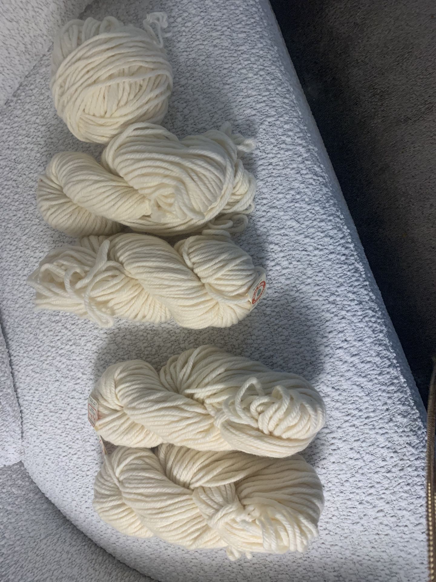 Bulky Wool Yarn 5 skeins, 4 Oz Each