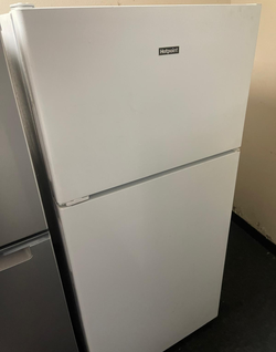 Hotpoint Top Freezer Fridge – White, clean and ready
