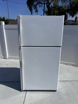 Large GE Top freezer fridge delivery available
