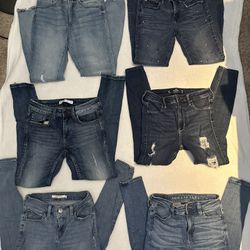 6 PAIRS OF TEENAGERS JEANS 