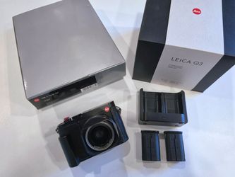 Leica Q3 w/ Leica USB-C Power Set, Thumb Grip, Half Case, B+W Filter