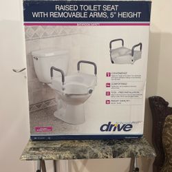 5’ Raised Toilet Seat With Removable Arms BRAND NEW! In Box 