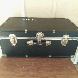 Vintage  Concourse Travel Steamer Trunk