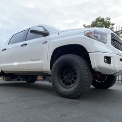 Toyota Tundra (2007–2021) Leveling kit. $365. Installed.