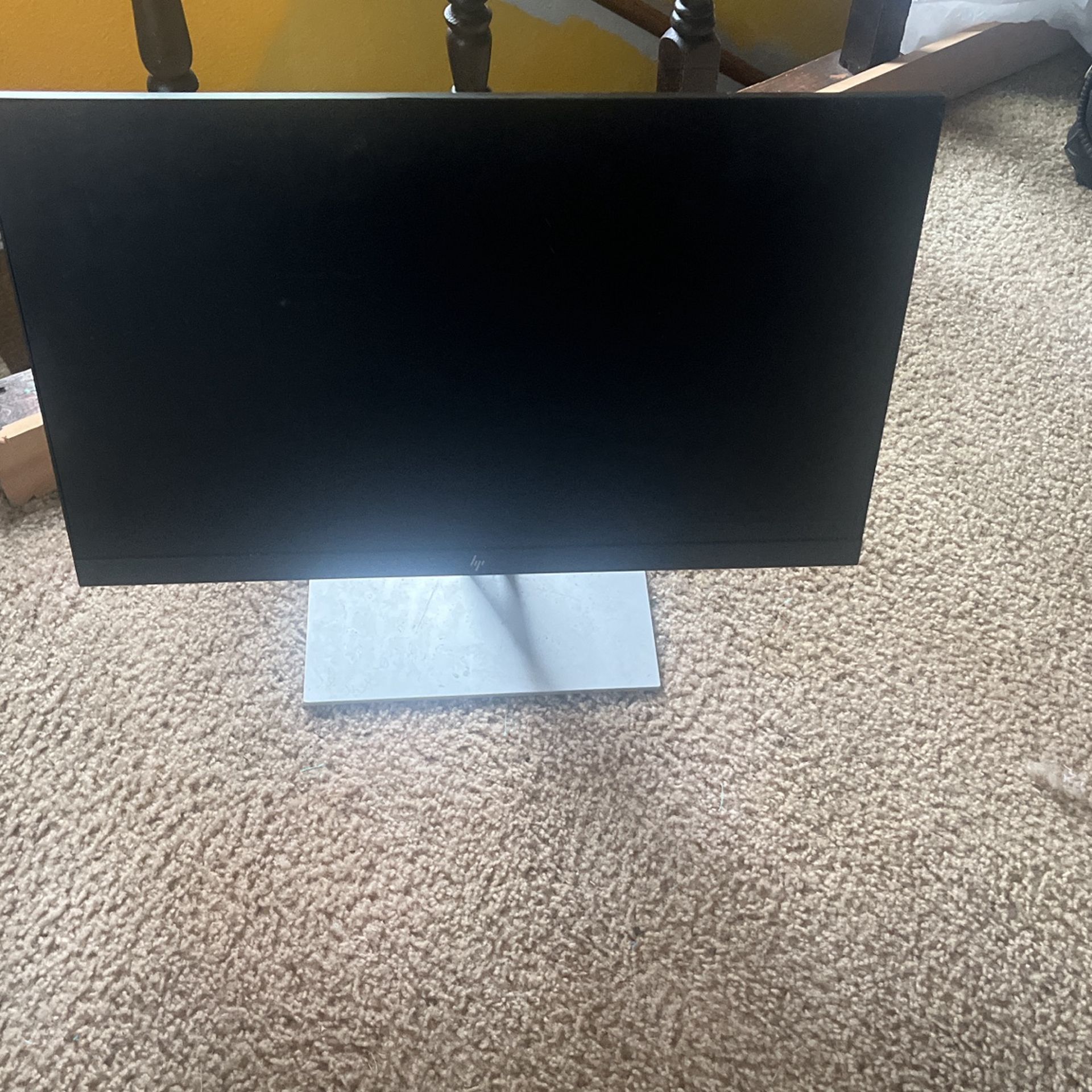 HP 27 Inch adjustable monitor