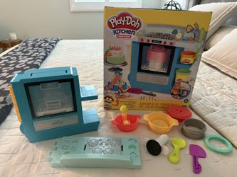 Play-Doh Kitchen Set (Baking station)
