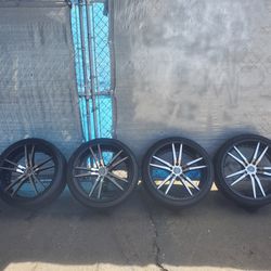 Set of 4 Use Rims and  tires 20" Black 225/35r20 5 Lug Good Condition..
$640