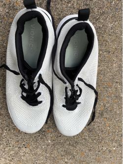 Vionic Arrival Women’s Oxford Sneakers - Size 9, Used, Pickup Today