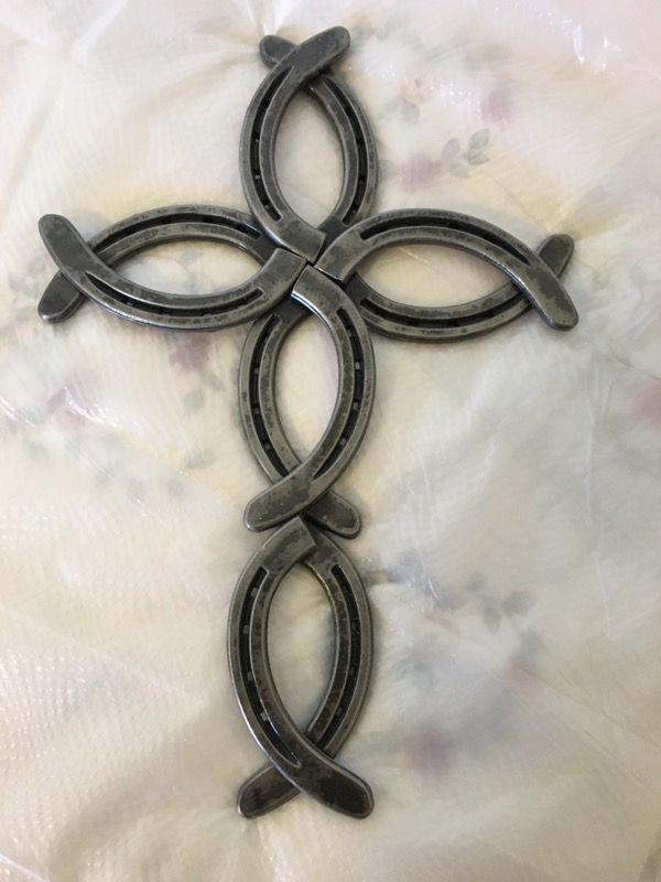 HorseShoe Cross