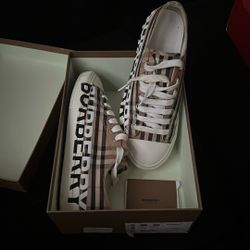 Men’s Burberry Low Top Sneaker