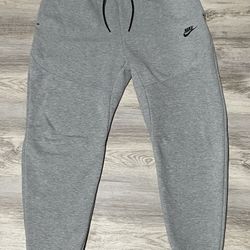 Nike Tech Jogger Size L