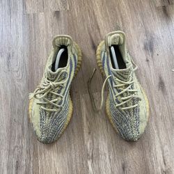 Men Yeezy 350 size 10.5