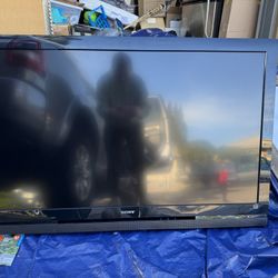 SONY BRAVIA TV 52” (WALL MOUNT INCLUDED)