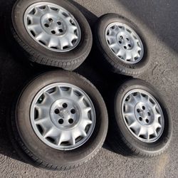 4 — 225/60r16 5x114.3 5x4.5 Stock Buick Lesabre Acura RSX TSX Tl Civic Accord  Camry Crv Wheels Rims Good 80% Treads Michelin Tires!!