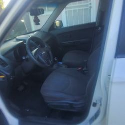 Kia Sol 2013.    1500