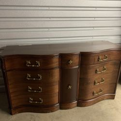 Classic 5 Piece BedRoom Suit 