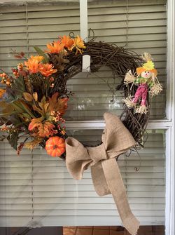 Cute Fall wreath with removable scarecrow