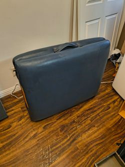 Massage table