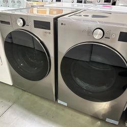 LG Large-Capacity Washer And Gas Dryer Set