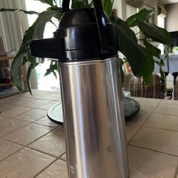 Thermos Type Beverage Dispenser Hot Or Cold