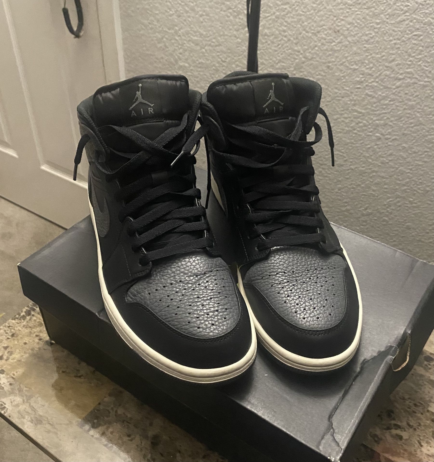 Air Jordan 1 Mid Size 11.5