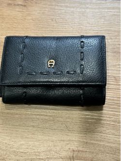 Etienne Aigner black Wallet Etienne Aigner black leather wallet with gold hardware #wallet #designer