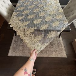 Table Runner/overlay