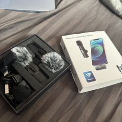 2 Wireless iPhone Mics