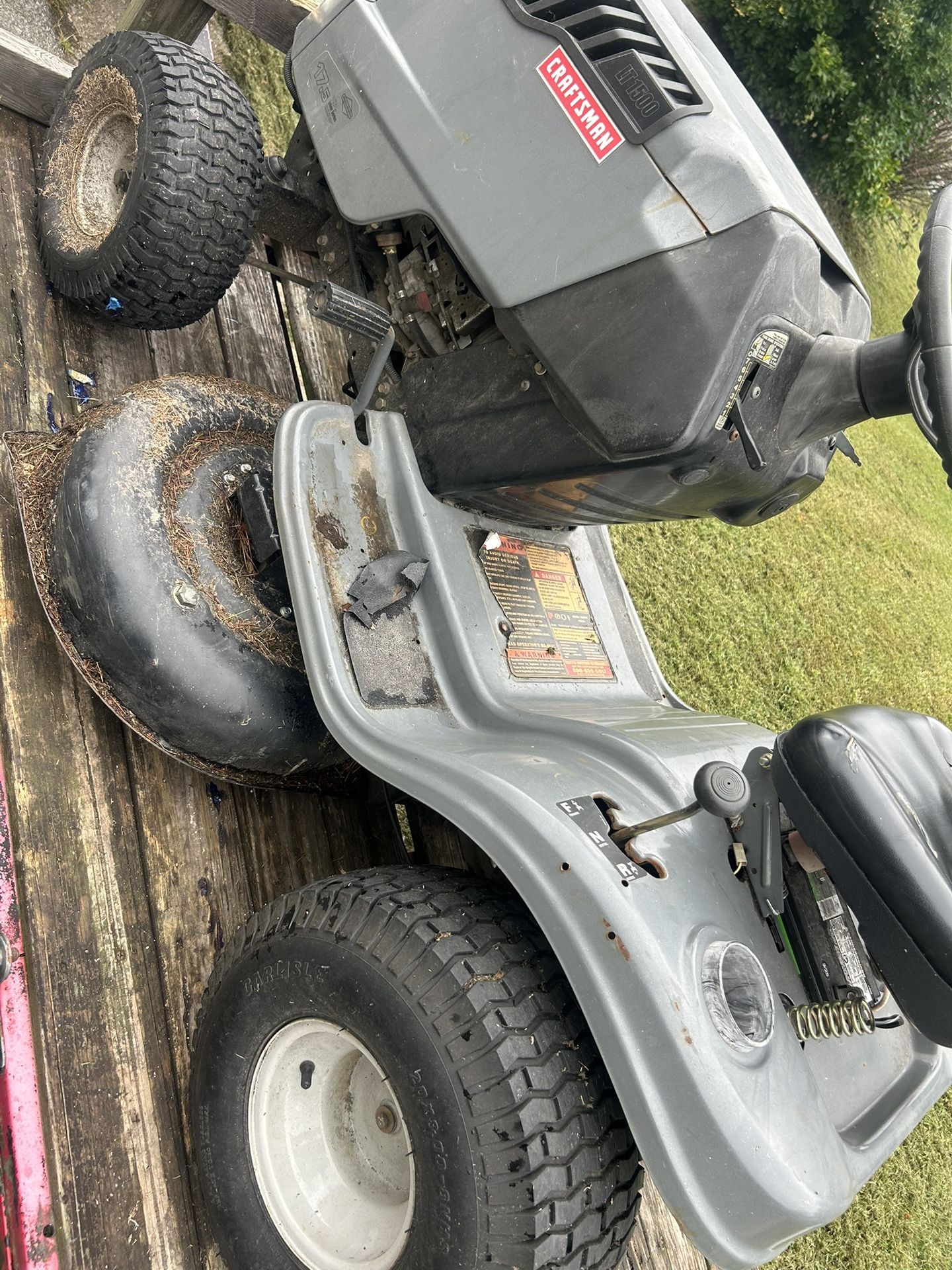 Craftsman Riding Lawnmower