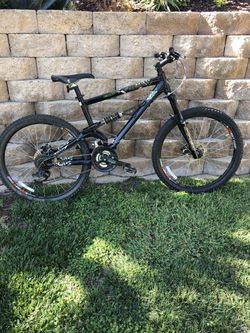 Giant pistol hotsell mountain bike