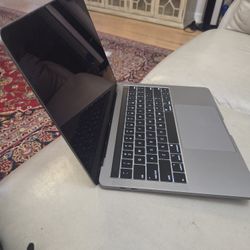 MacBook Pro 2019 TouchBar 256GB Space Gray