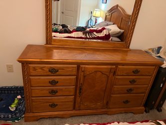 Oak Wood Dresser with Mirror