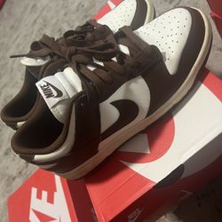 Women’s Size 8 Nike Dunk Low