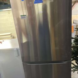 Vissani Refrigerator