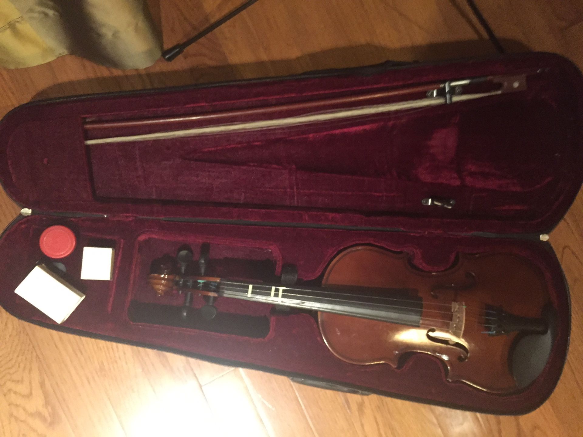 Violin Size 3/4 with Bow, 3 Rosins, Case, and Music Stand