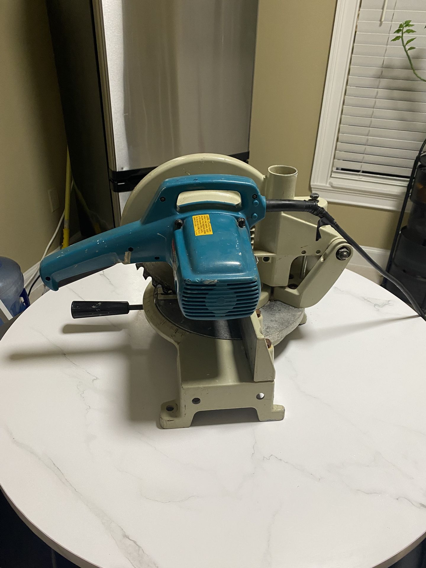 MAKITA TABLE SAW
