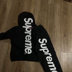 Supreme sets
