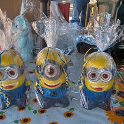 New Piggy Banks Minions Different Prices