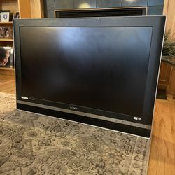 40” Sony Bravia HD LCD TV (Works Perfect)