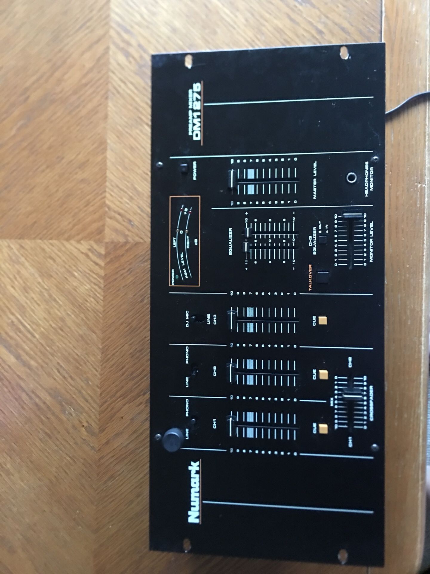 Numark DM1275 Preamp Mixer