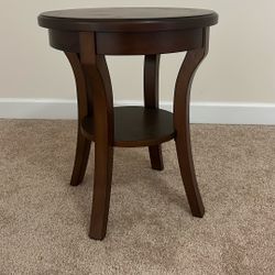 Soild Wood Centerpiece / End Table 