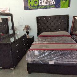 😍 Queen Bedroom Set 