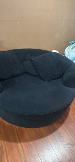 Free barrel chair, Concord, California