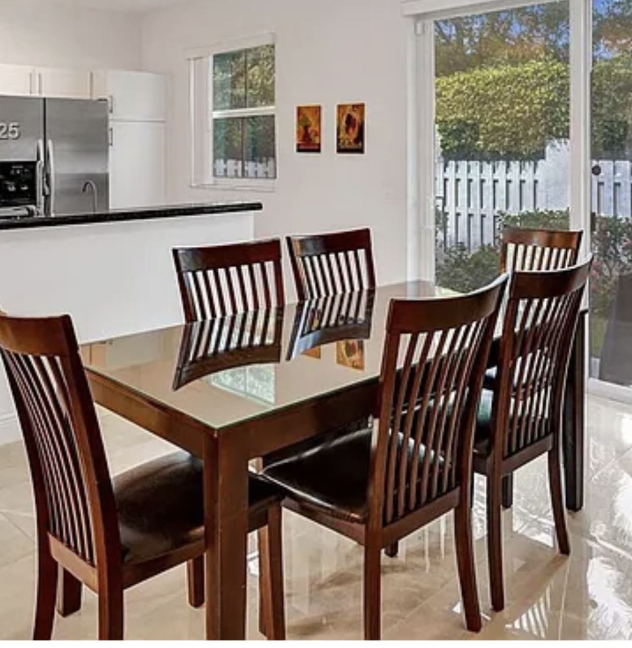 Wood table wit glass and 6 chair