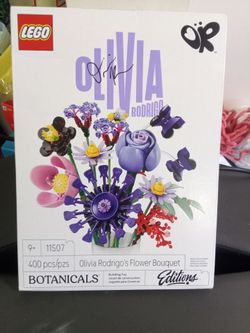 LEGO  Ollvia Rodrigo flower Bouquet Edition