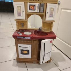 Play Kitchen WITH lots of food